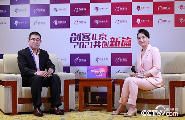 北京史河机器人科技有限公司创始人、COO  姜雨（左）