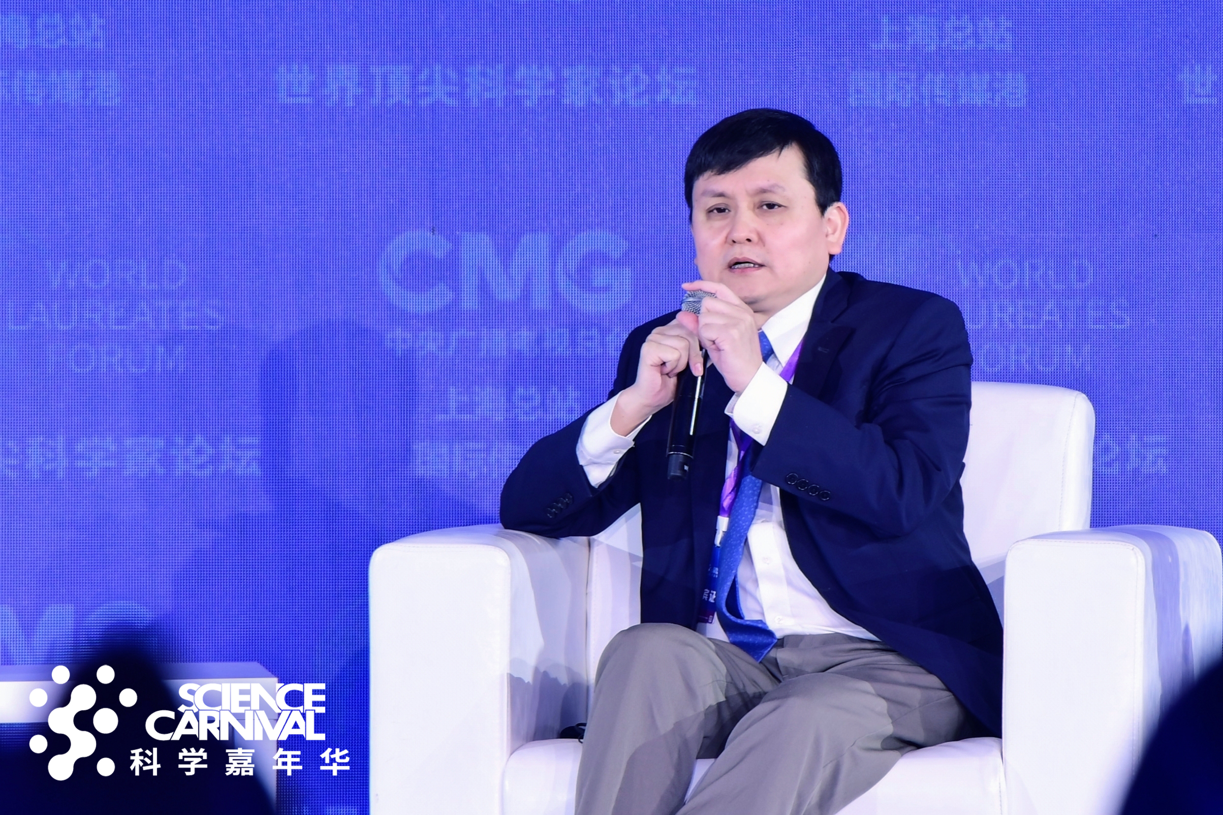 张文宏主任专题发言