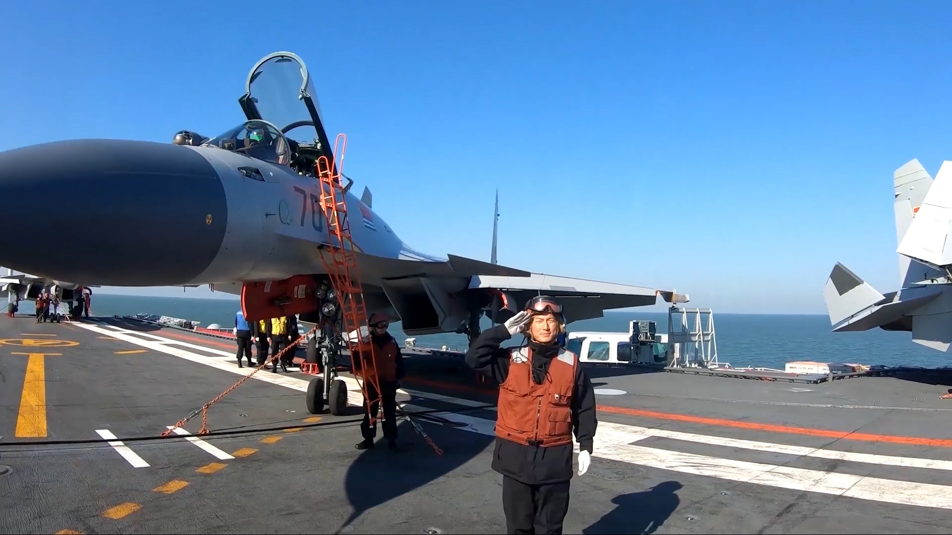 刀尖上的舞者舰载机飞行员穿山跨海叱咤海天