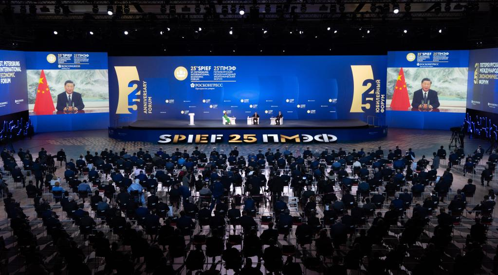 Chinese President Xi Jinping attends and addresses the plenary session of the 25th St. Petersburg Internatio<em></em>nal Eco<em></em>nomic Forum in virtual format upon invitation, June 17, 2022. (Xinhua/Chen Qiang)