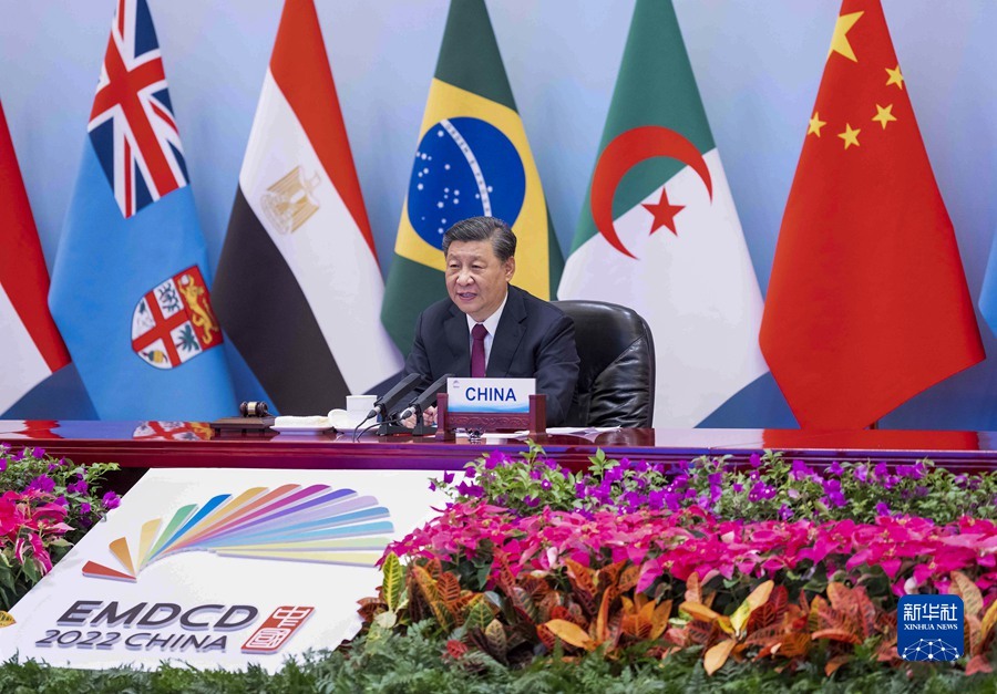 　　6月24日晚，国家主席习近平在北京以视频方式主持全球发展高层对话会并发表题为《构建高质量伙伴关系　共创全球发展新时代》的重要讲话。新华社记者 李涛 摄