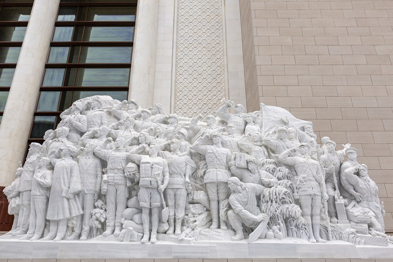 中國共產黨歷史展覽館廣場大型雕塑《信仰》。
