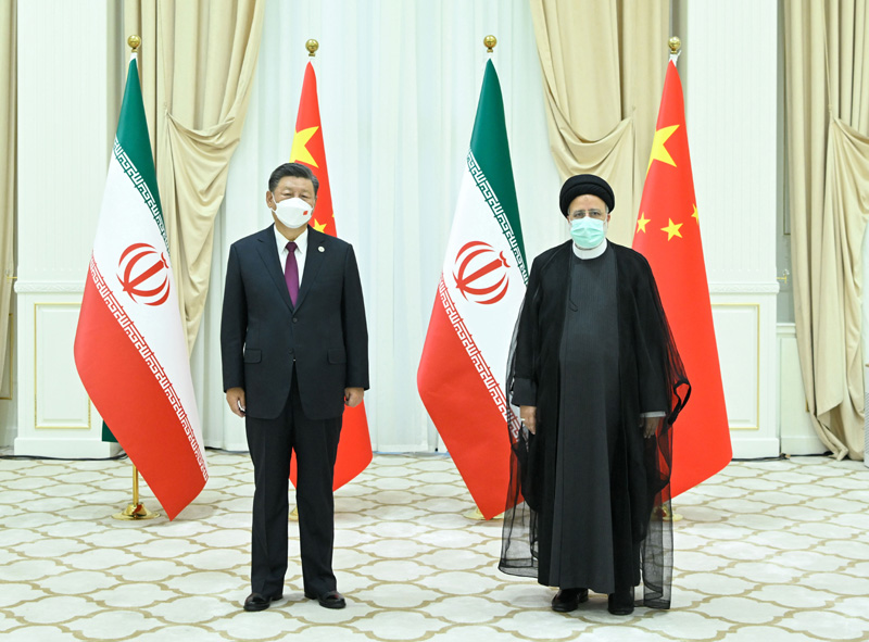 当地时间9月16日上午，国家主席习近平在撒马尔罕国宾馆会见伊朗总统莱希。