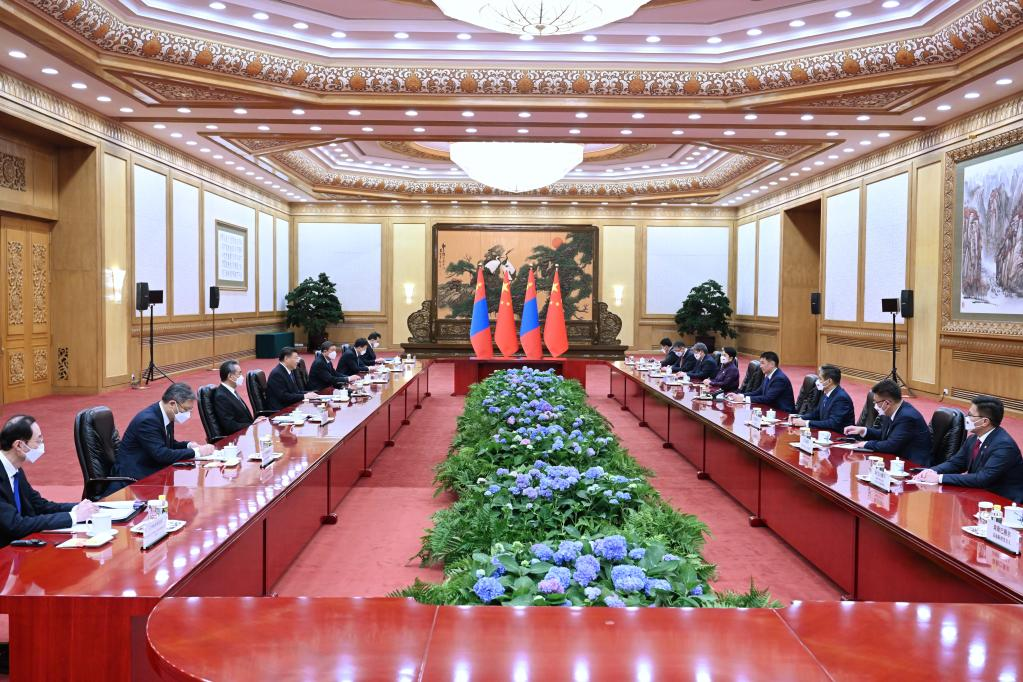 Chinese President Xi Jinping holds talks with visiting Mongolian President Ukhnaagiin Khurelsukh at the Great Hall of the People in Beijing, capital of China, Nov. 28, 2022. (Xinhua/Zhang Ling)