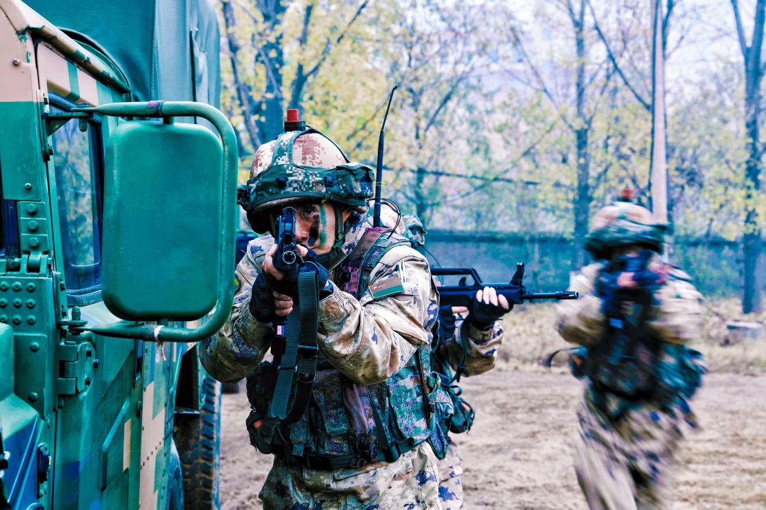 图为纵深攻击分队夺占要点