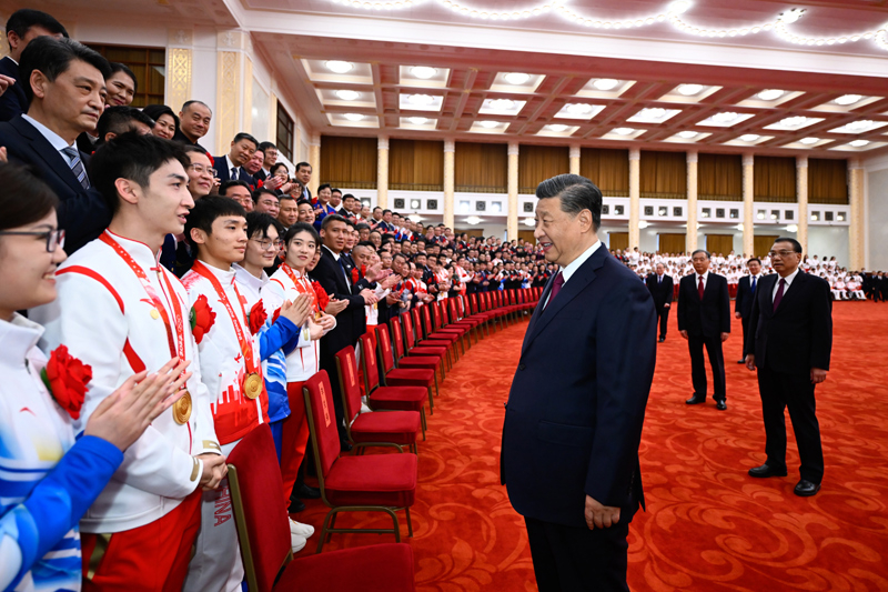2022年4月8日，习近平总书记会见北京冬奥会、冬残奥会突出贡献集体代表、突出贡献个人和中国体育代表团成员。