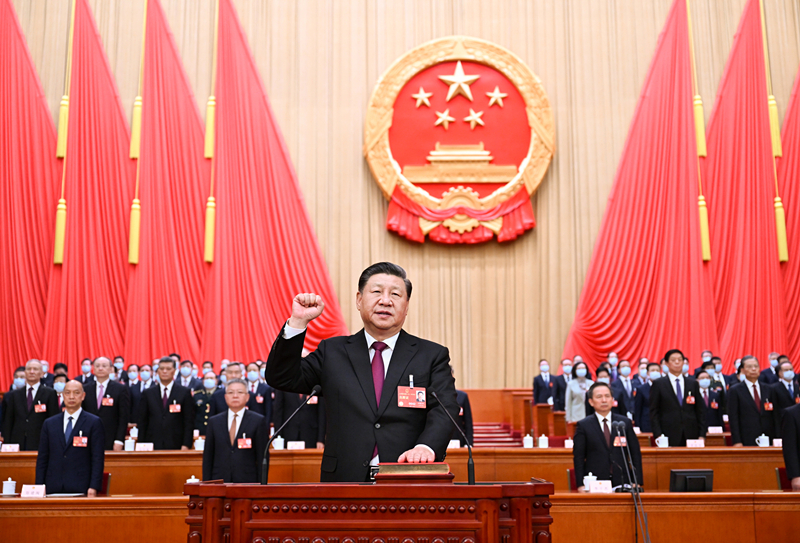 2023年3月10日，新当选的国家主席、中央军委主席习近平进行宪法宣誓。