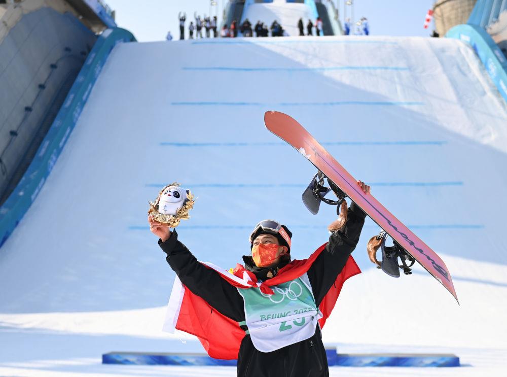 △2022年2月15日，中国队选手苏翊鸣获得北京冬奥会单板滑雪男子大跳台冠军。