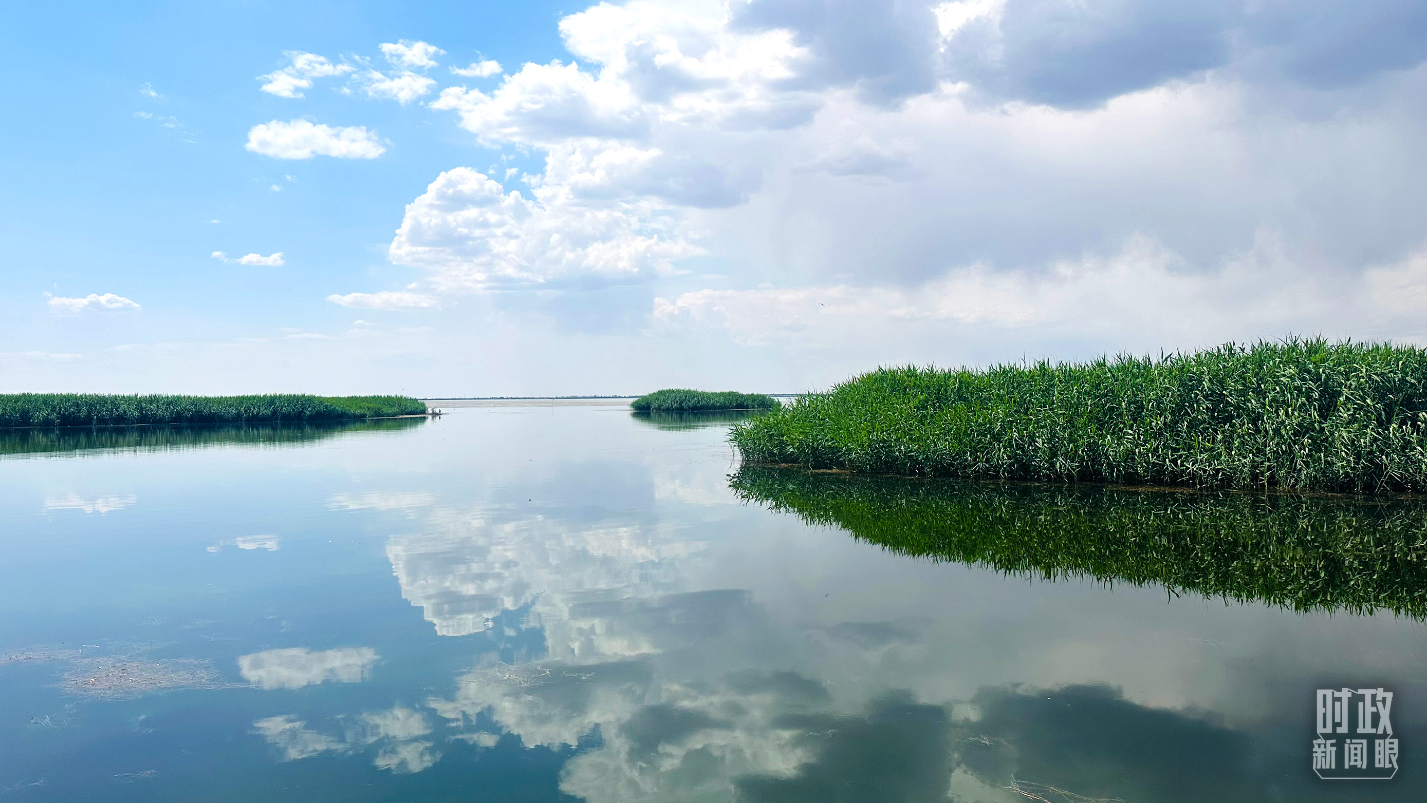 　　△内蒙古乌梁素海，是黄河流域最大的湖泊湿地。