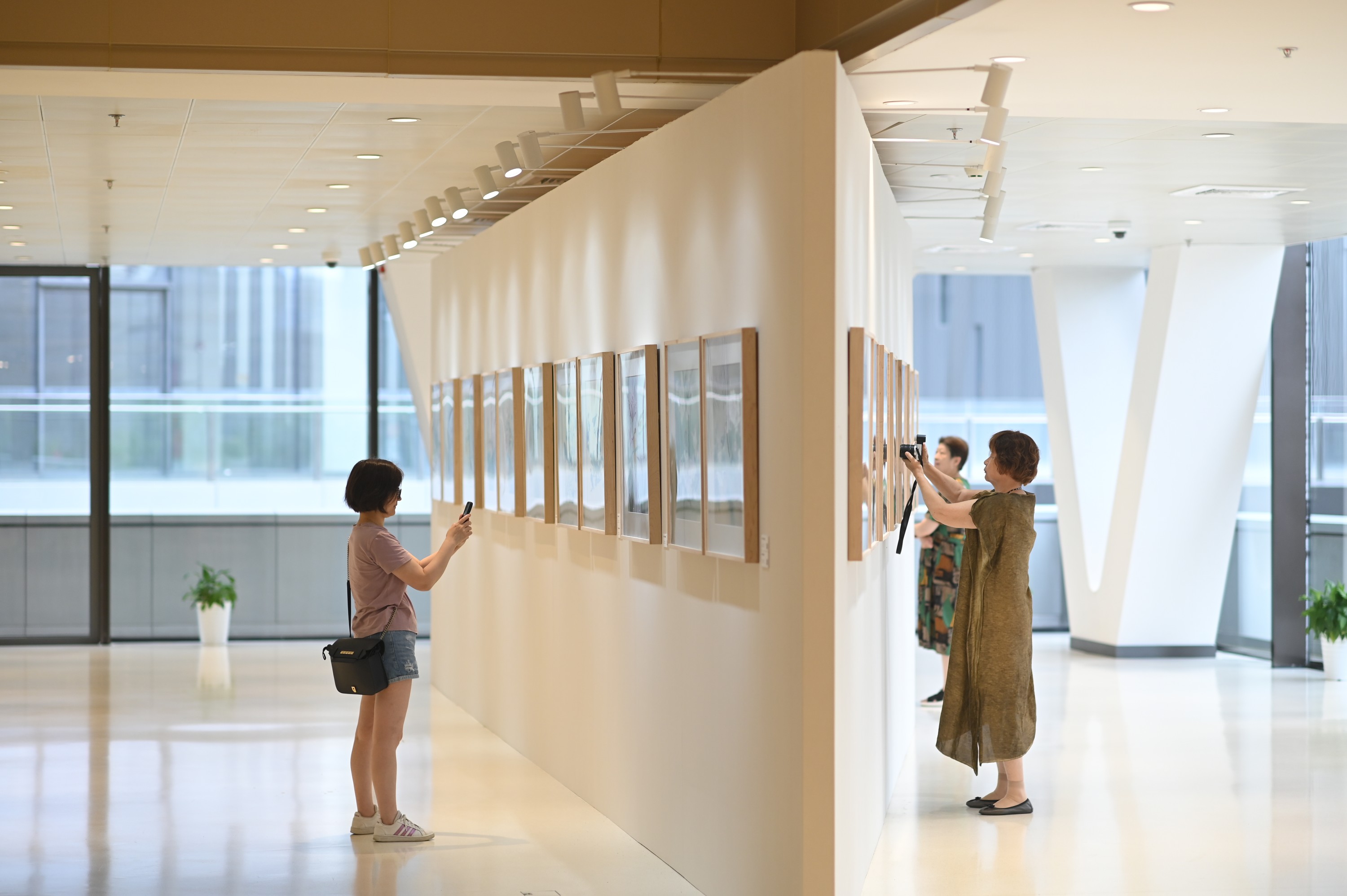 “海派艺术家之家”艺术展上新_上海频道_央视网