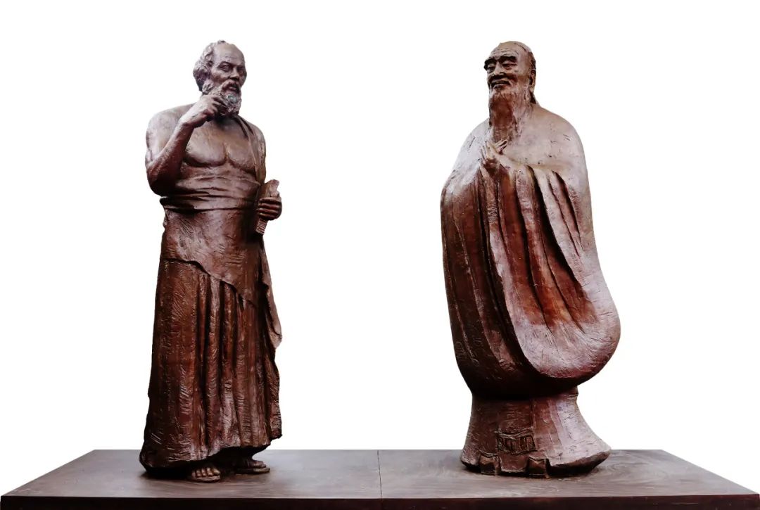 神遇——孔子与苏格拉底的对话 吴为山 雕塑  71×97×44cm 2021年 中国美术馆藏