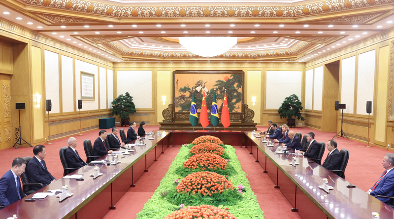10月20日上午，国家主席习近平在北京人民大会堂会见巴西众议长里拉。
