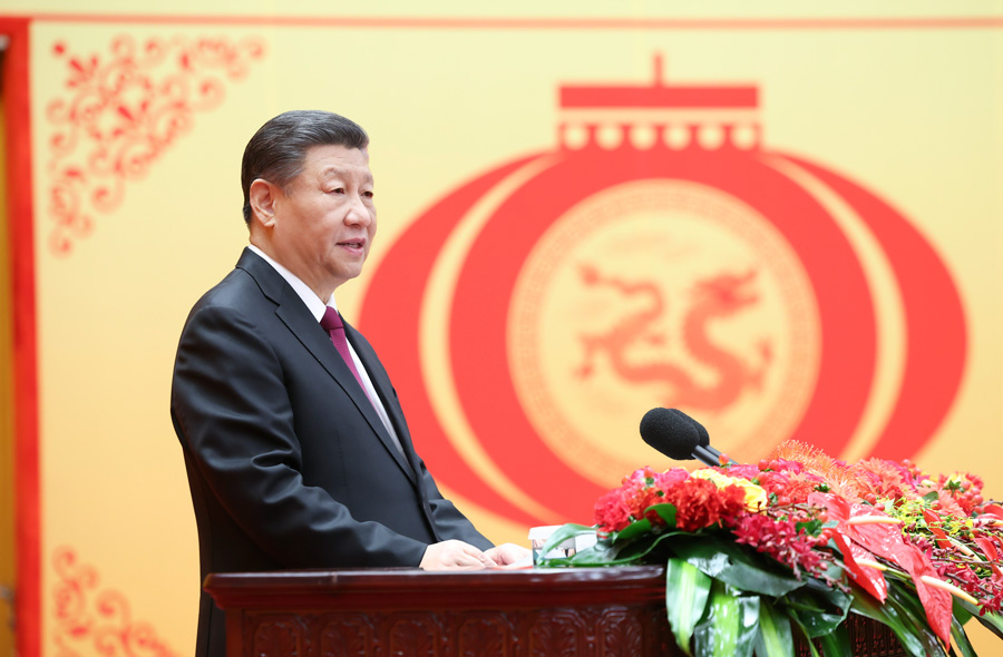 2月8日，中共中央、国务院在北京人民大会堂举行2024年春节团拜会。中共中央总书记、国家主席、中央军委主席习近平发表讲话。