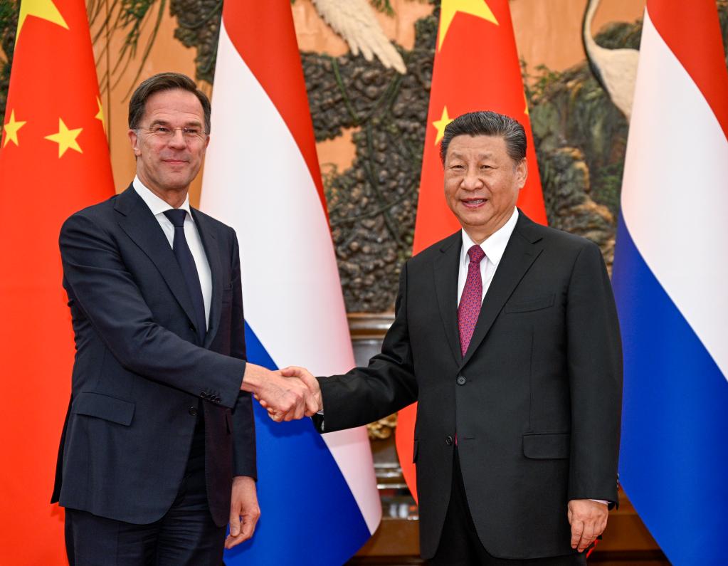 Chinese President Xi Jinping meets with Prime Minister of the Netherlands Mark Rutte, who is paying a working visit to China, at the Great Hall of the People in Beijing, capital of China, March 27, 2024. (Xinhua/Li Xueren)