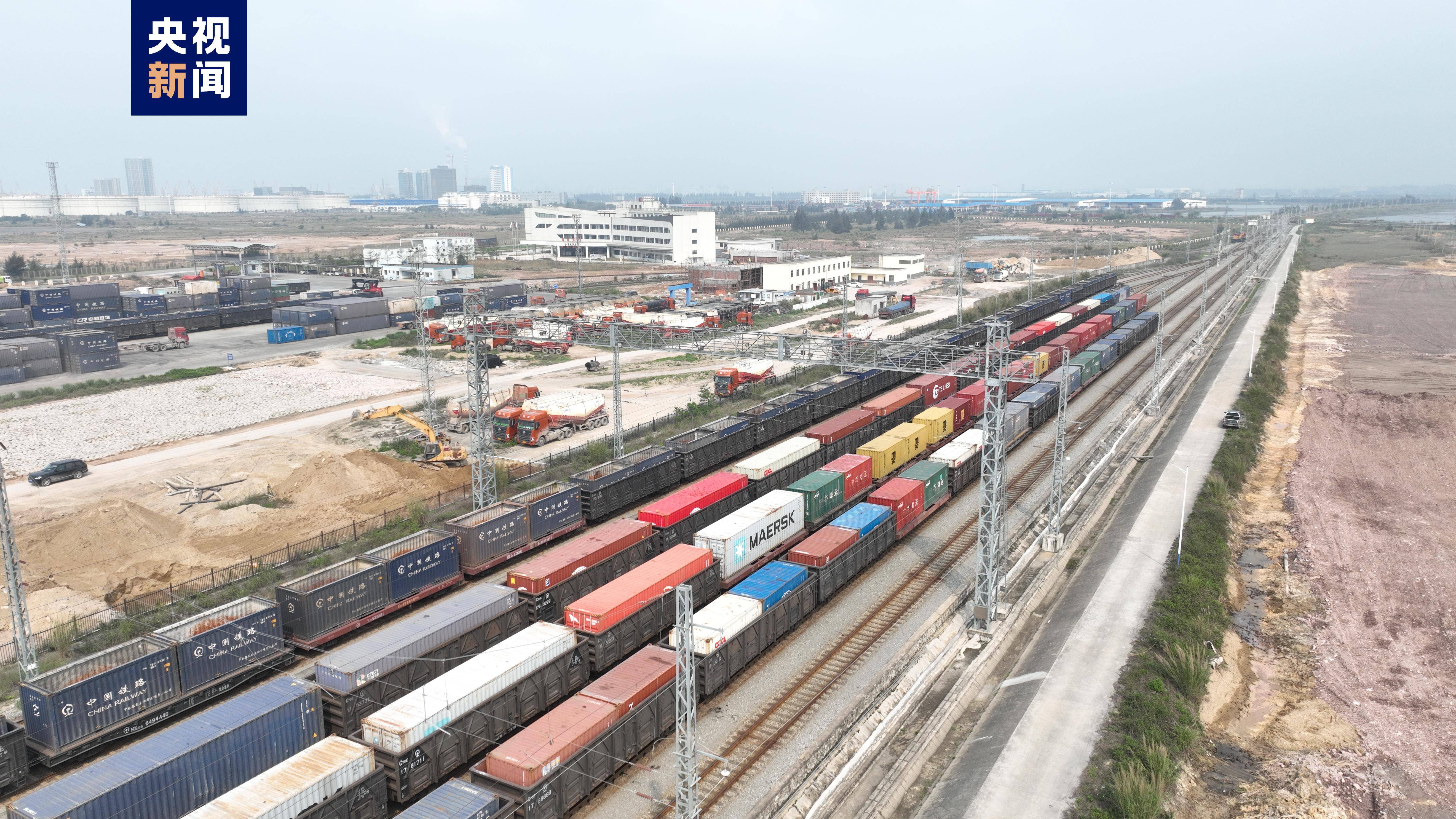 今年西部陆海新通道班列运输货物已突破20万标箱