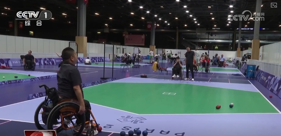 中国运动员展风采 加油！“滚滚”人生也有别样精彩