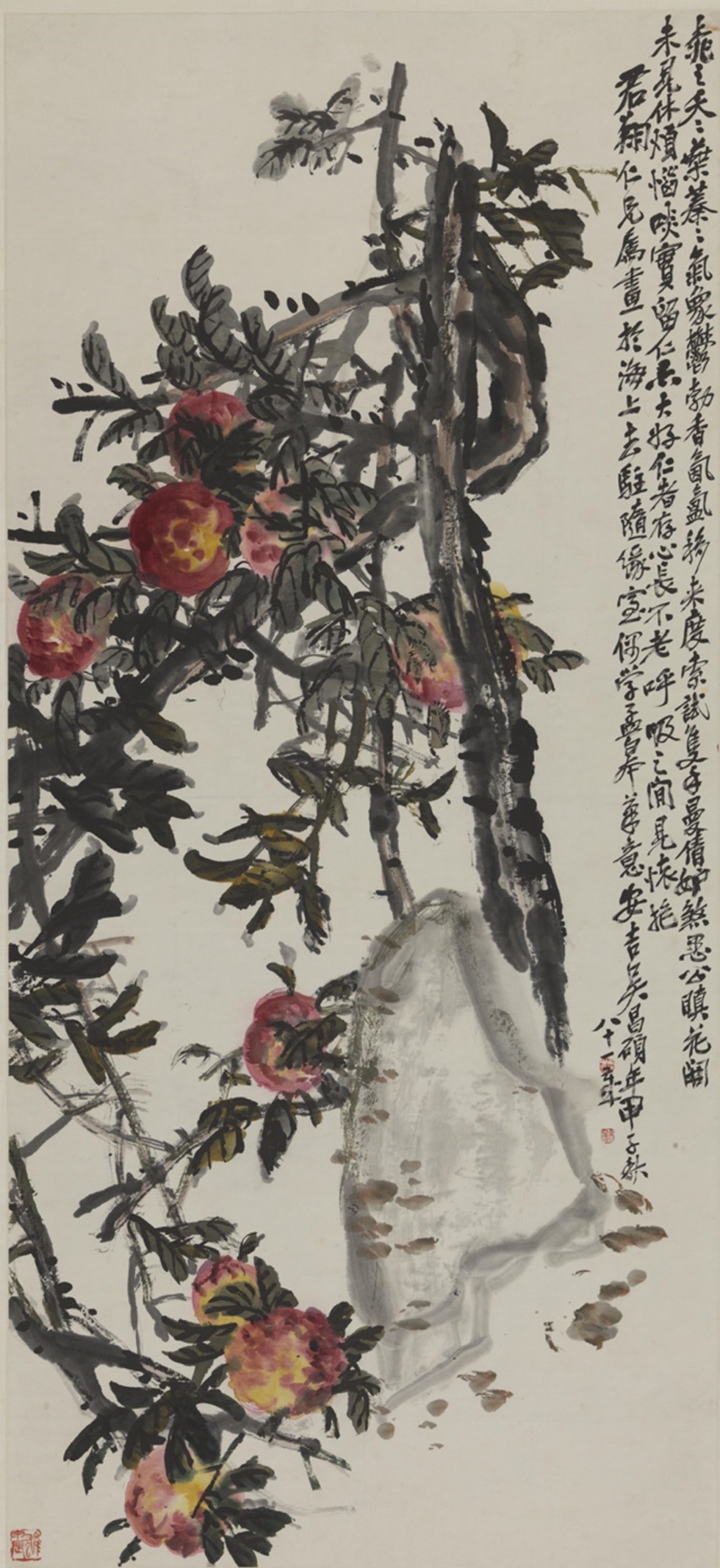 桃石图  吴昌硕 中国画  151×69.5cm  1925  中国美术馆藏