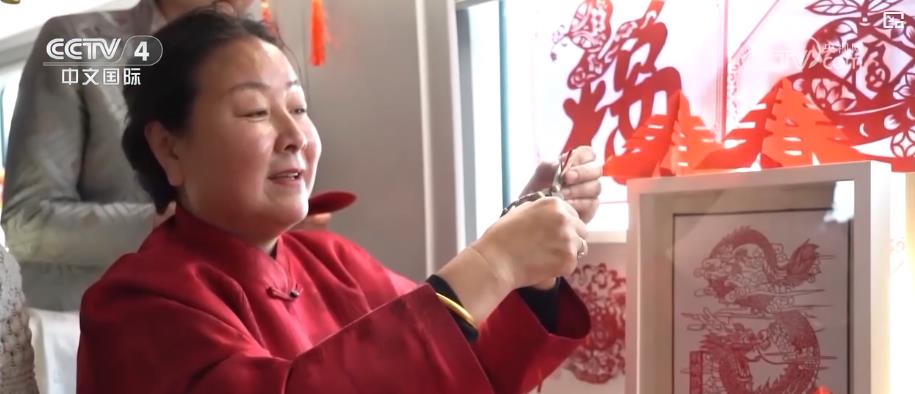 各地非遗特色文旅活动热闹贺新春 中外宾客沉浸式体验传统中国年