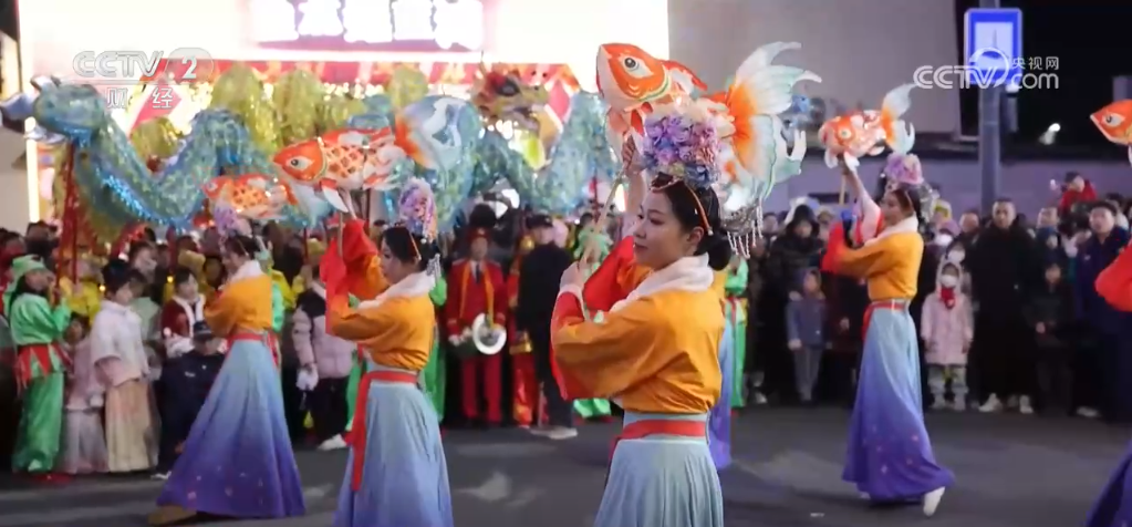 火龍騰躍 煙花璀璨 多彩民俗喜迎元宵佳節(jié)