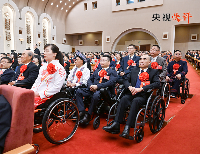 【央視快評】勇敢克服困難挑戰(zhàn) 積極追求人生夢想