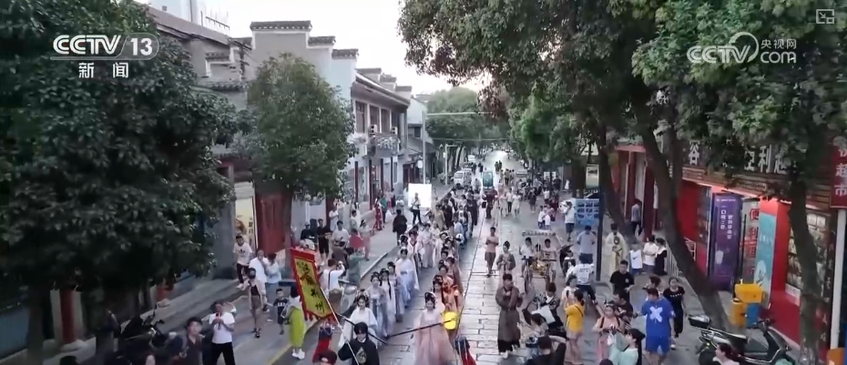 文化“活起来”经济“火起来” “传统节日+”让“老”传统蝶变“新”风口  第8张