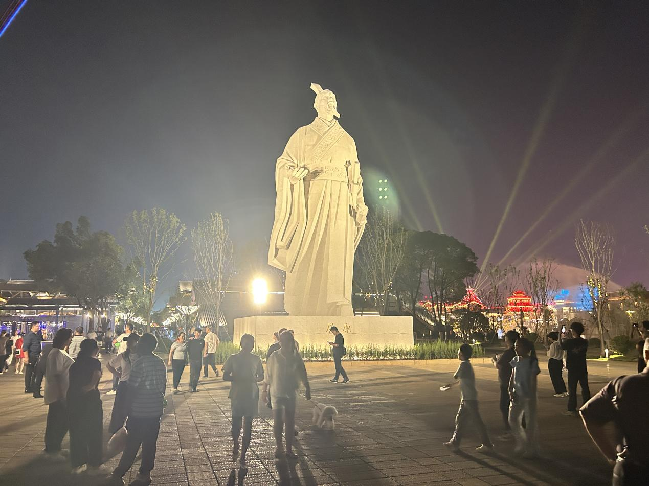 夜幕下的天问岛