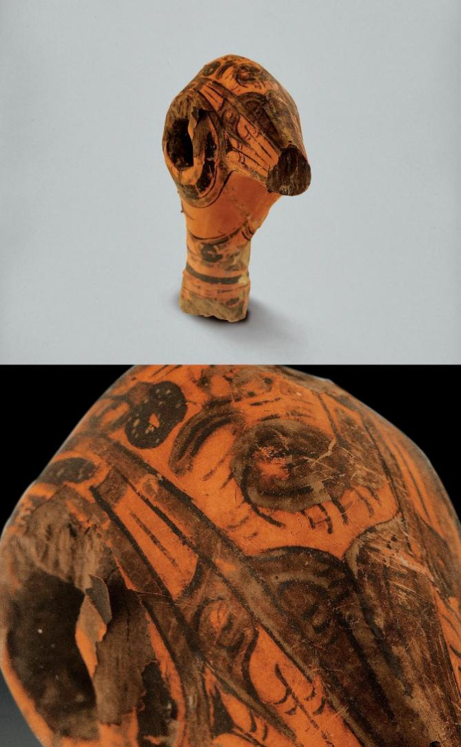 良渚遗址出土鸟首形漆器