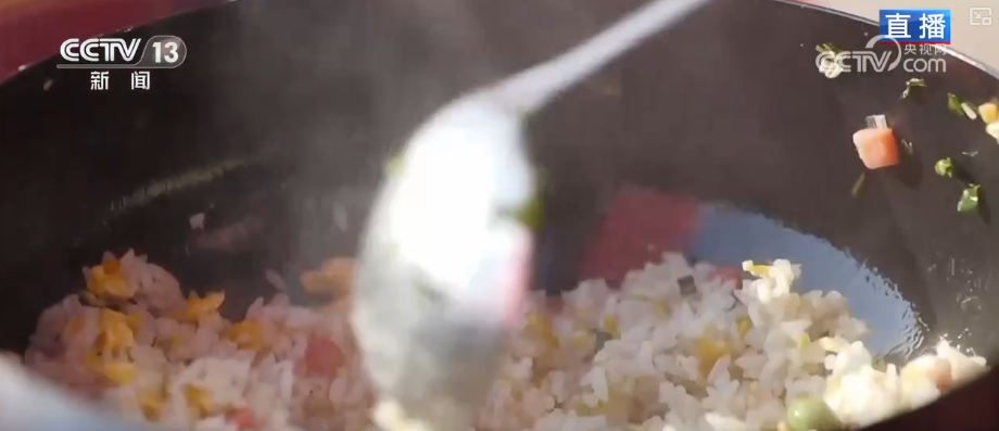 特色年集“特味儿”十足 “文化+消费”跨界融合为假日市场添“新”意