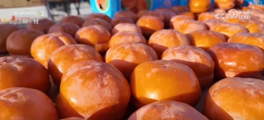 百年大集出圈圈粉海外游客 特色年货走俏“小而美”创新品类拓宽消费新场景