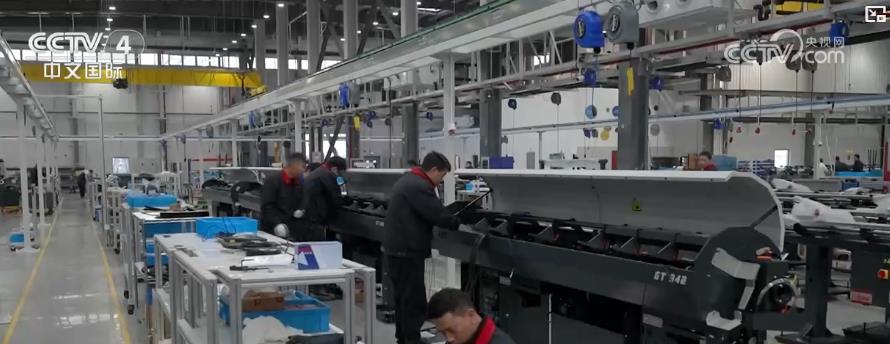 中国经济“主引擎”动力足:消费贡献率52% 新动能蓬勃增长