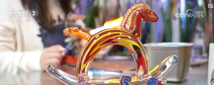 年货经济升温:“马元素”带火新春消费市场 多品类年货产销两旺