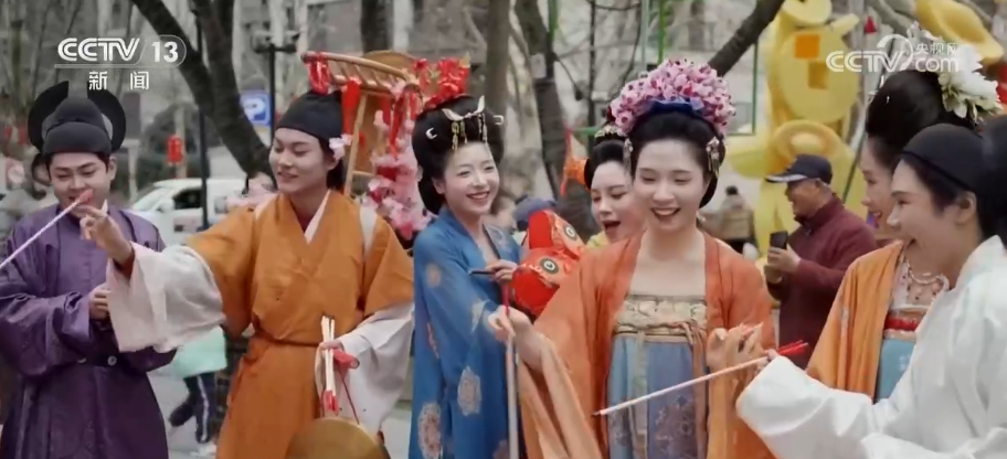 科技庆元宵为节日增添向“智”新活力 百姓共赏文化盛宴欢度团圆佳节