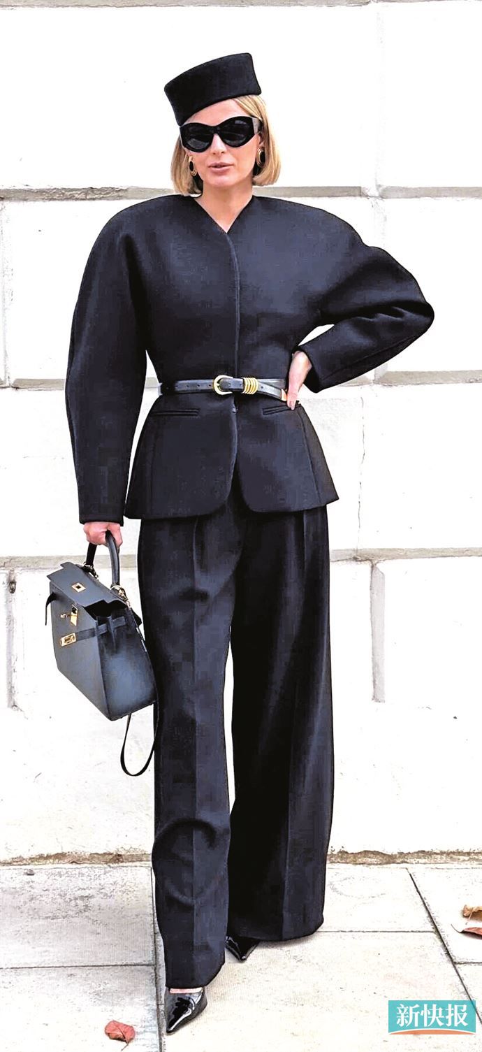 圆盒帽帽身挺括，一般无需过多配饰，搭同色套装和简约金属耳环，即可有态度地显贵。