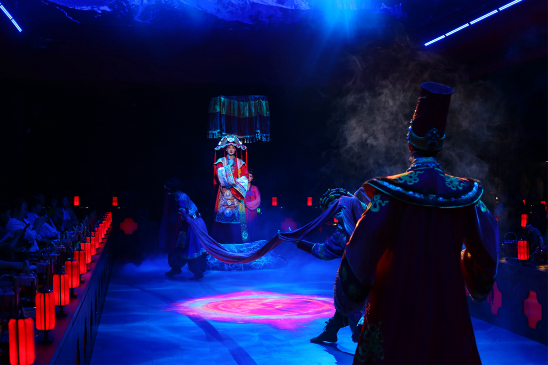 四川九寨沟沉浸式歌舞剧《文成公主宴》餐秀首演：以文塑旅铸同心、非遗活化启新程(图2)