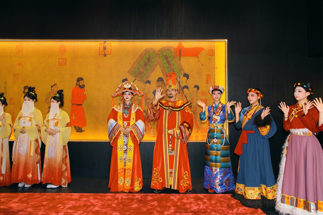 四川九寨沟沉浸式歌舞剧《文成公主宴》餐秀首演：以文塑旅铸同心、非遗活化启新程(图4)