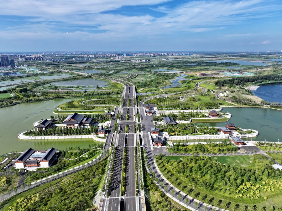 这是位于雄安新区启动区与白洋淀交汇处的南河枢纽（2026年8月4日摄，无人机照片）。