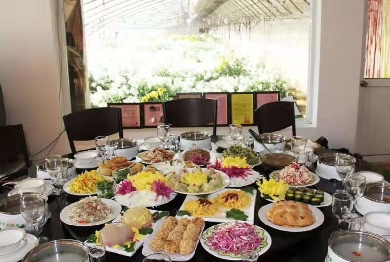 第十一届平谷·西柏店菊花美食文化节暨第二届乡创文旅集市开幕